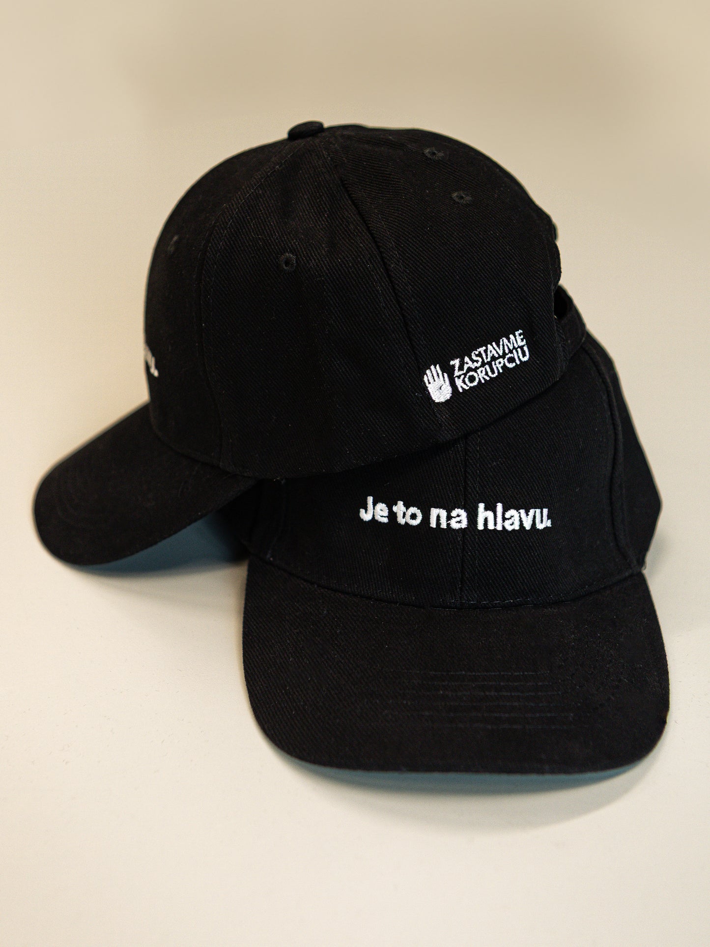 Šiltovka "Je to na hlavu"
